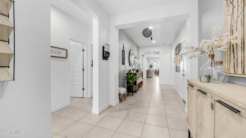 12838 Tuckey Ln, Glendale, AZ 85307