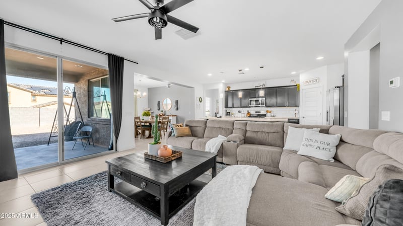 12838 Tuckey Ln, Glendale, AZ 85307