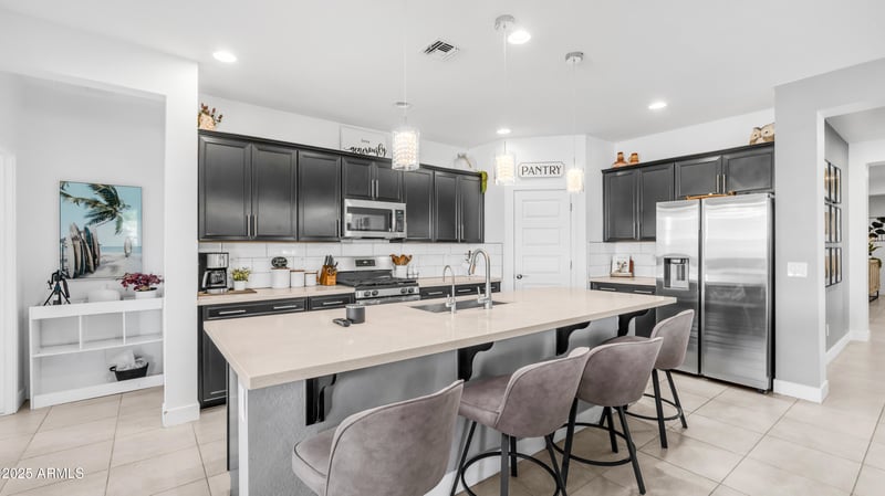 12838 Tuckey Ln, Glendale, AZ 85307