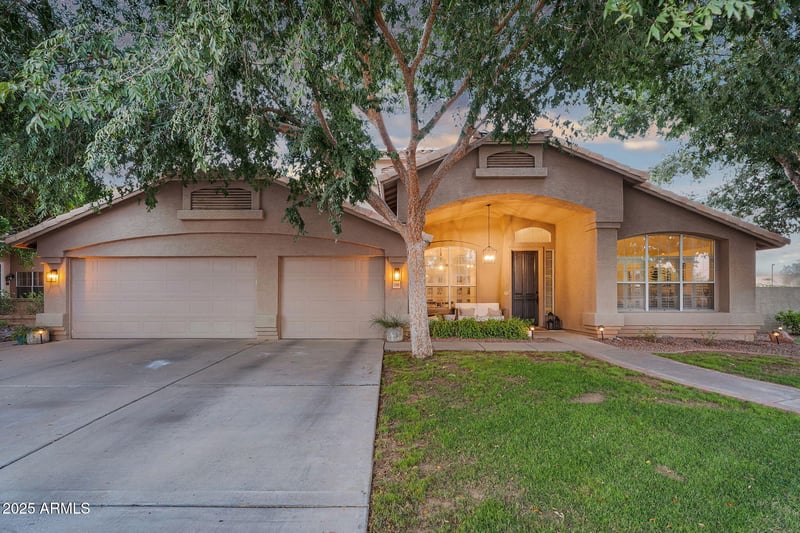 1284 Stacey Ln, Tempe, AZ 85284