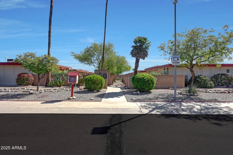 12881 99th Dr, Sun City, AZ 85351