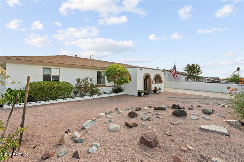 129 Monte Way, Phoenix, AZ 85042