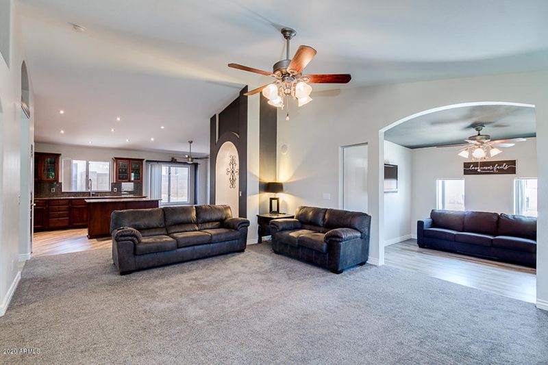 129 W Renee Dr, Phoenix, AZ 85027
