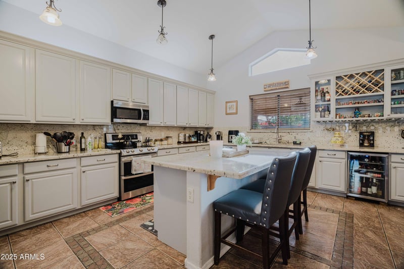 12925 Gelding Dr, El Mirage, AZ 85335