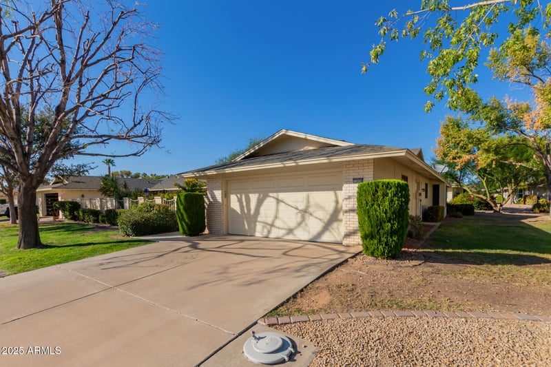 12926 Castle Rock Dr, Sun City West, AZ 85375