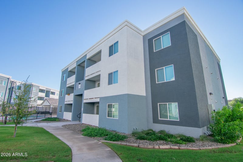 12945 W Greenway Rd #19, El Mirage, AZ 85335