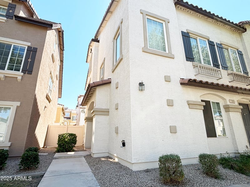 1298 Owl Dr, Gilbert, AZ 85296
