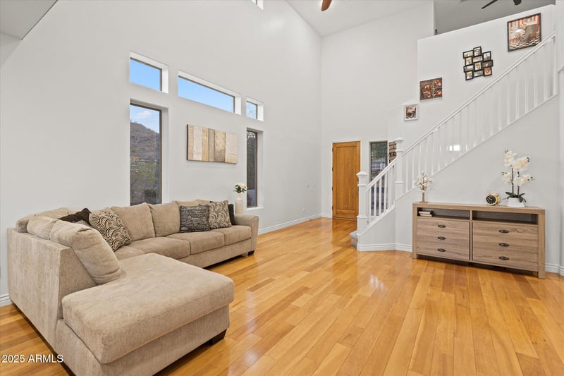 13 Foothill Dr, Phoenix, AZ 85020