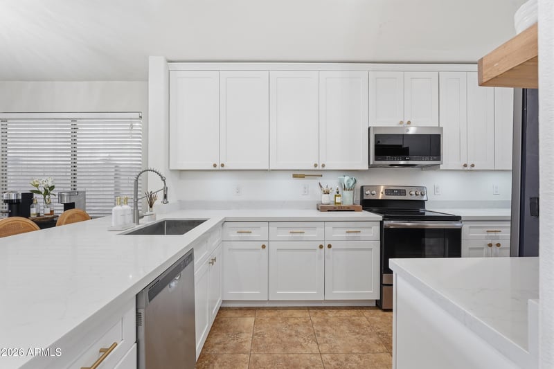 1300 Heritage Dr, Gilbert, AZ 85296