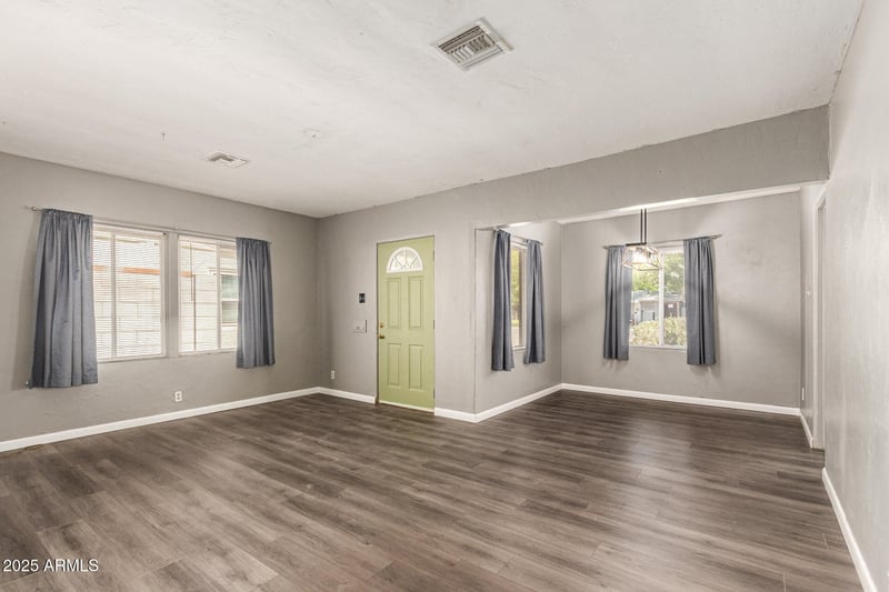 1300 Meadowbrook Ave, Phoenix, AZ 85014