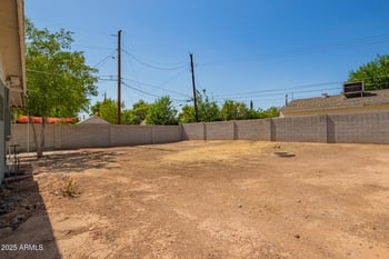 1300 Meadowbrook Ave, Phoenix, AZ 85014