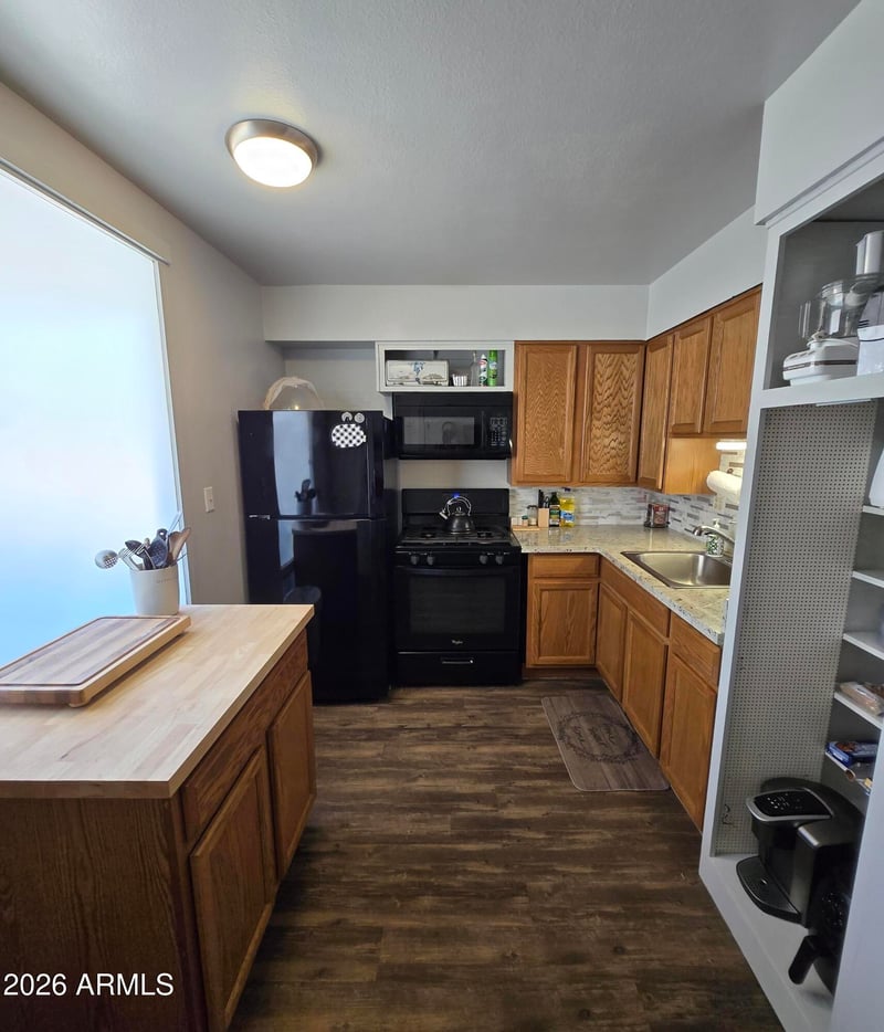 13001 N 113th Ave #1, Youngtown, AZ 85363