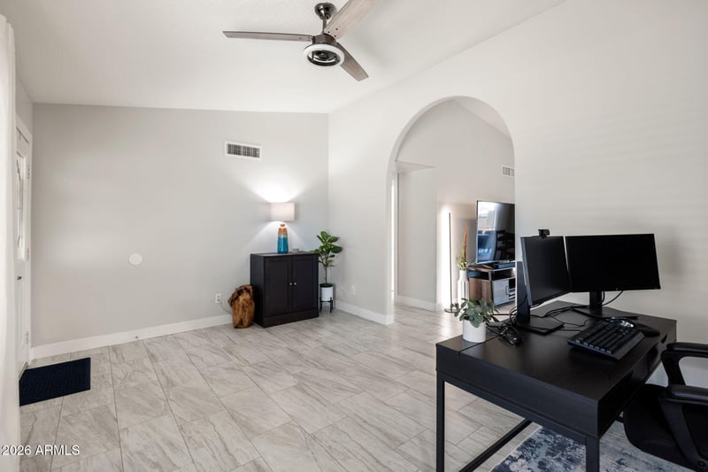1301 W Kerry Ln, Phoenix, AZ 85027