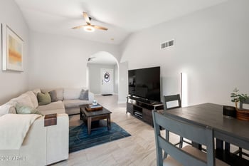 1301 Kerry Ln, Phoenix, AZ 85027