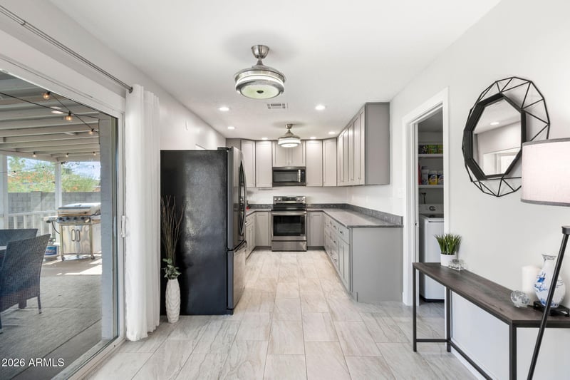 1301 W Kerry Ln, Phoenix, AZ 85027