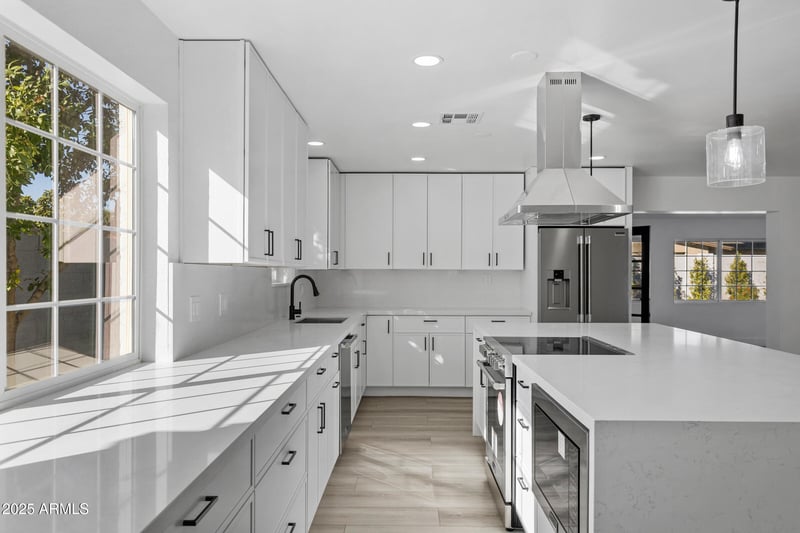 1302 Golden Ln, Phoenix, AZ 85021