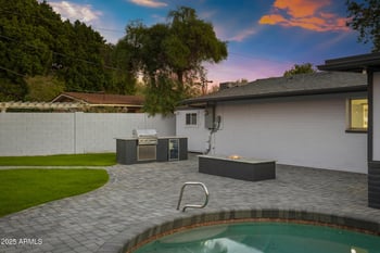 1302 Golden Ln, Phoenix, AZ 85021