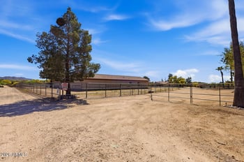 1302 Maddock Rd, Phoenix, AZ 85086