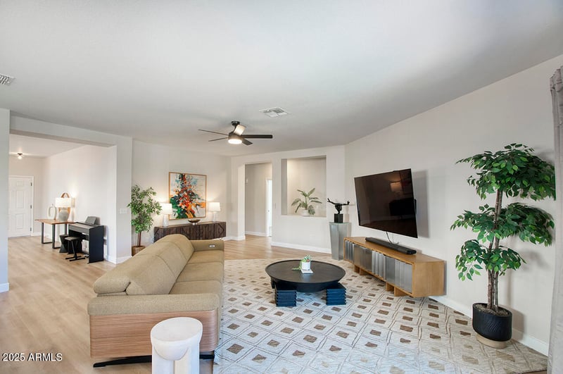 1302 Milada Dr, Phoenix, AZ 85042
