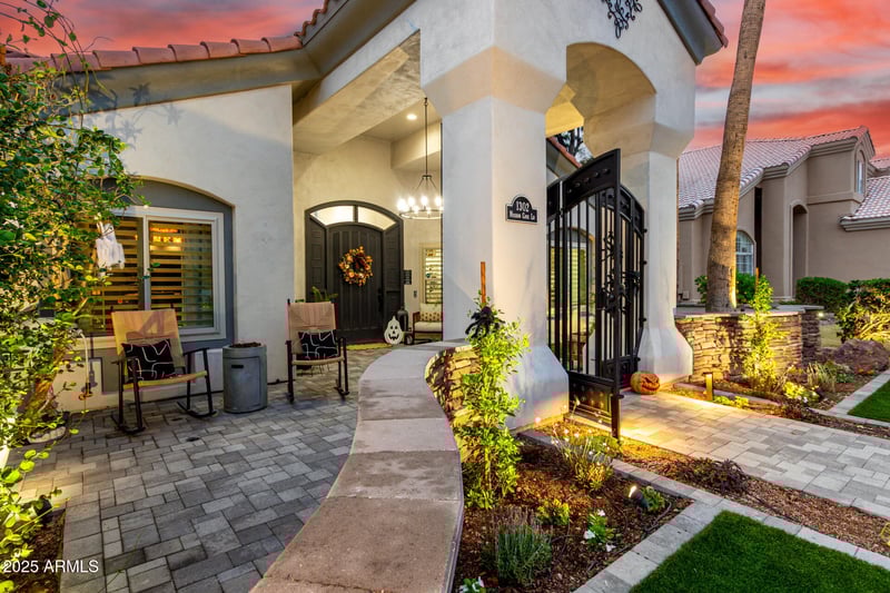 1302 Mission Cove Ln, Gilbert, AZ 85234