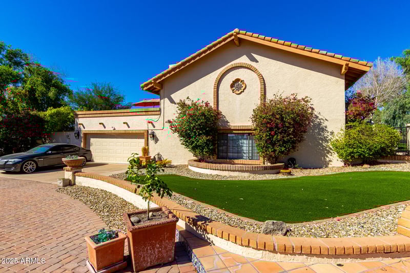 13022 Solano Dr, Litchfield Park, AZ 85340