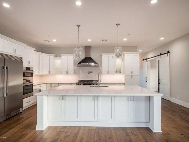 13029 S Warpaint Dr, Phoenix, AZ 85044