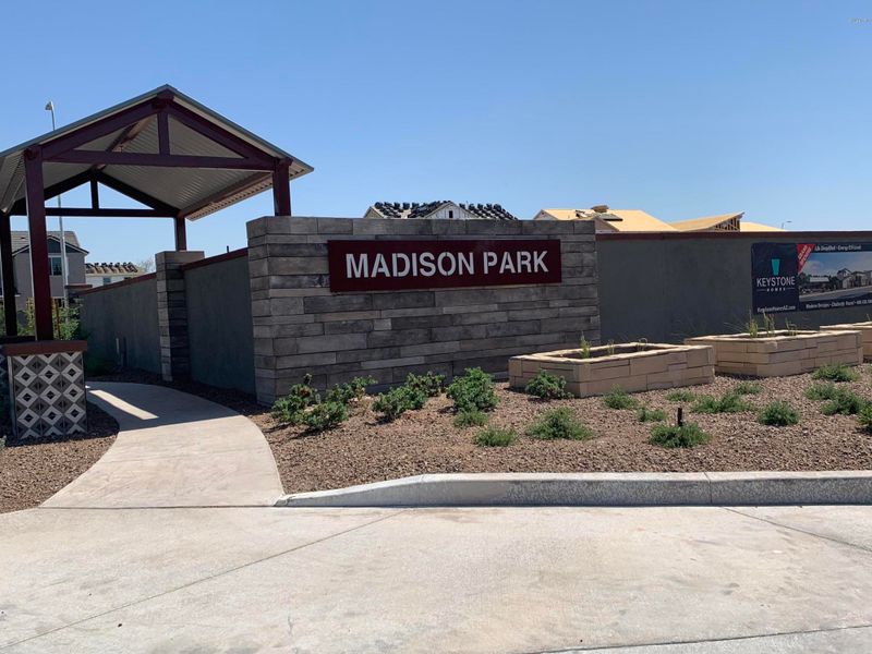1303 E Derringer Way, Chandler, AZ 85286