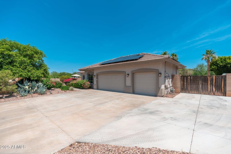 13034 Krall Ct, Glendale, AZ 85307