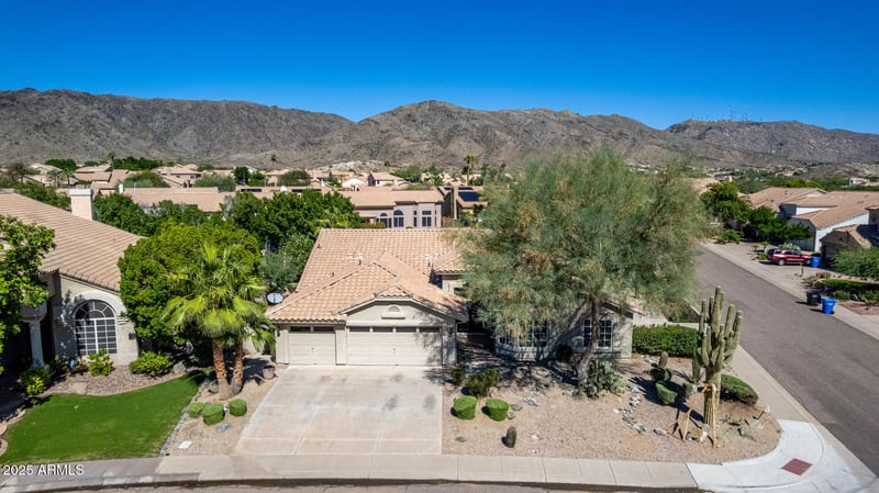 1304 Amberwood Dr, Phoenix, AZ 85045