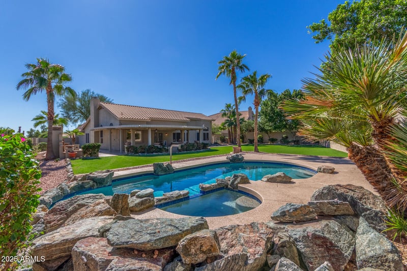 1304 Amberwood Dr, Phoenix, AZ 85045