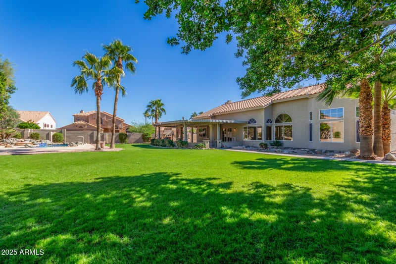1304 Amberwood Dr, Phoenix, AZ 85045