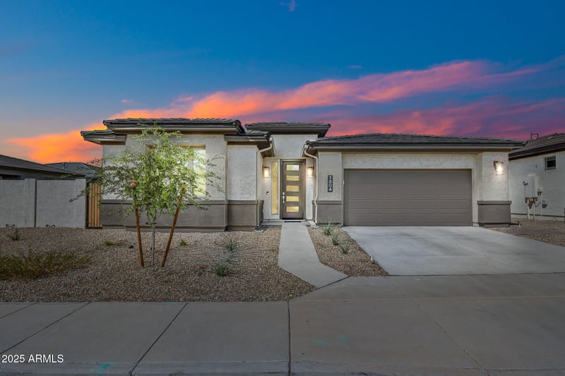 1304 Desert Hills Dr, Queen Creek, AZ 85140