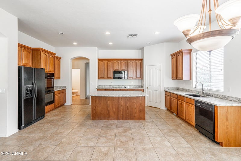 1304 N 86th Pl, Mesa, AZ 85207
