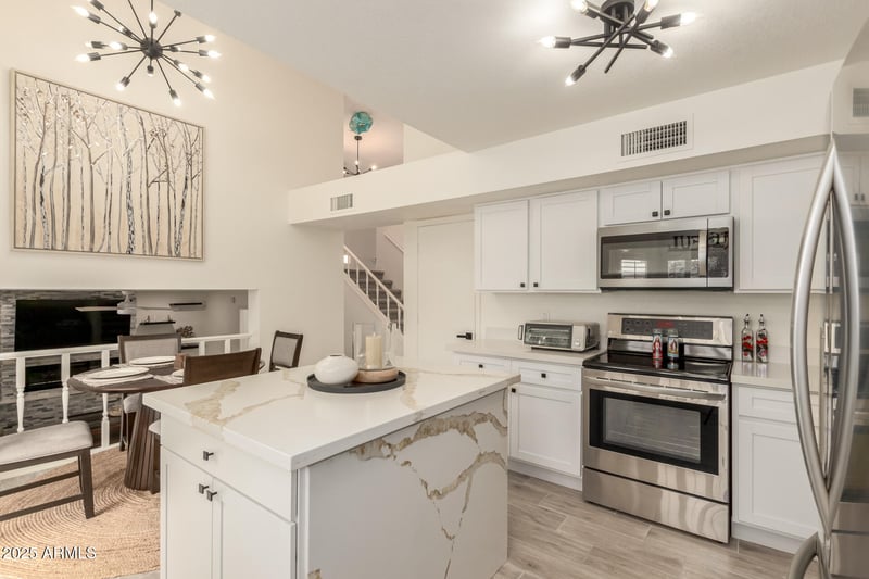 13042 42nd St, Phoenix, AZ 85044