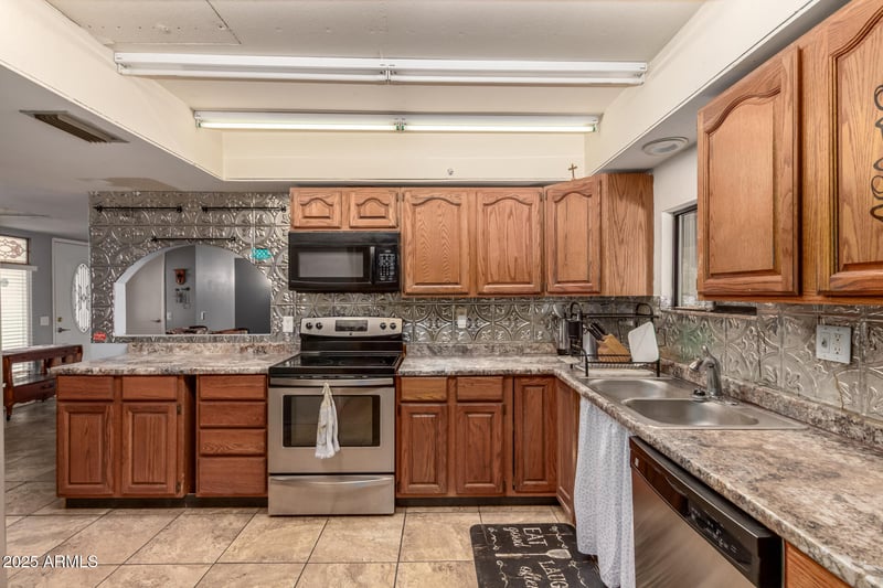 13043 Whispering Oaks Dr, Sun City West, AZ 85375
