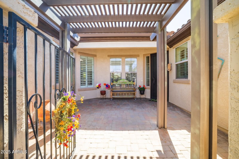 13045 Fetlock Trl, Peoria, AZ 85383