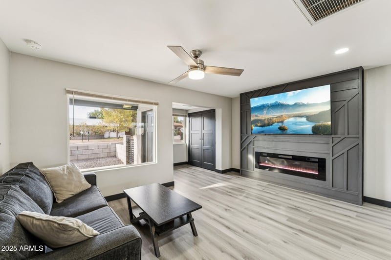 1305 Winter Dr, Phoenix, AZ 85020