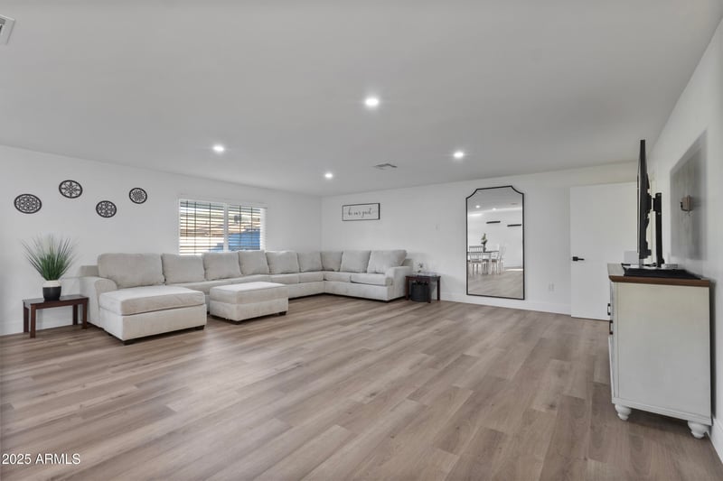 13050 17th Ave, Phoenix, AZ 85029