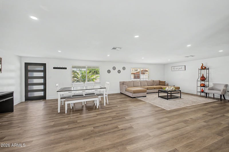 13050 N 17th Ave, Phoenix, AZ 85029