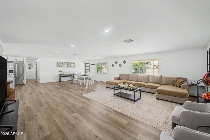 13050 N 17th Ave, Phoenix, AZ 85029