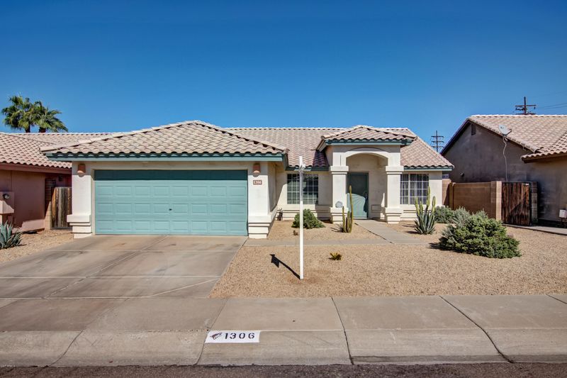 1306 W Wagoner Rd, Phoenix, AZ 85023