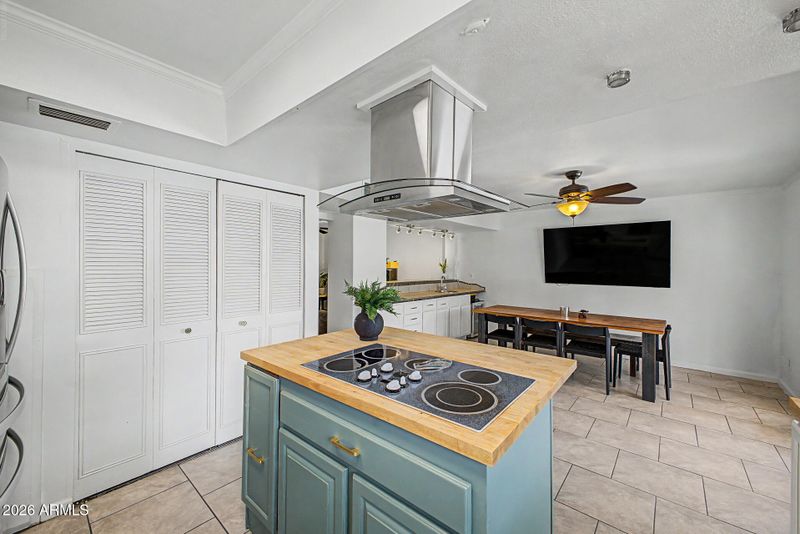 1307 N 44th St, Phoenix, AZ 85008