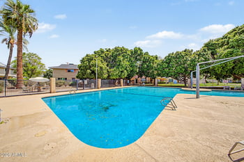 1307 N 44th St, Phoenix, AZ 85008