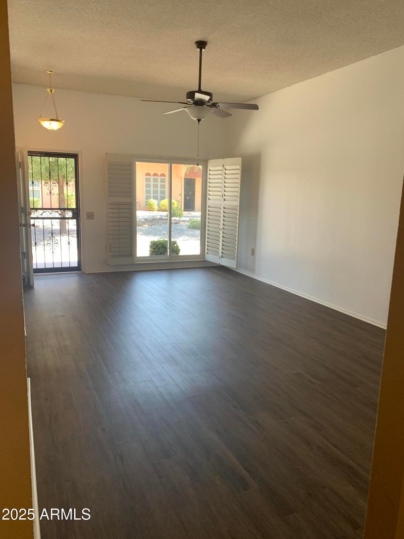 13071 100th Dr, Sun City, AZ 85351