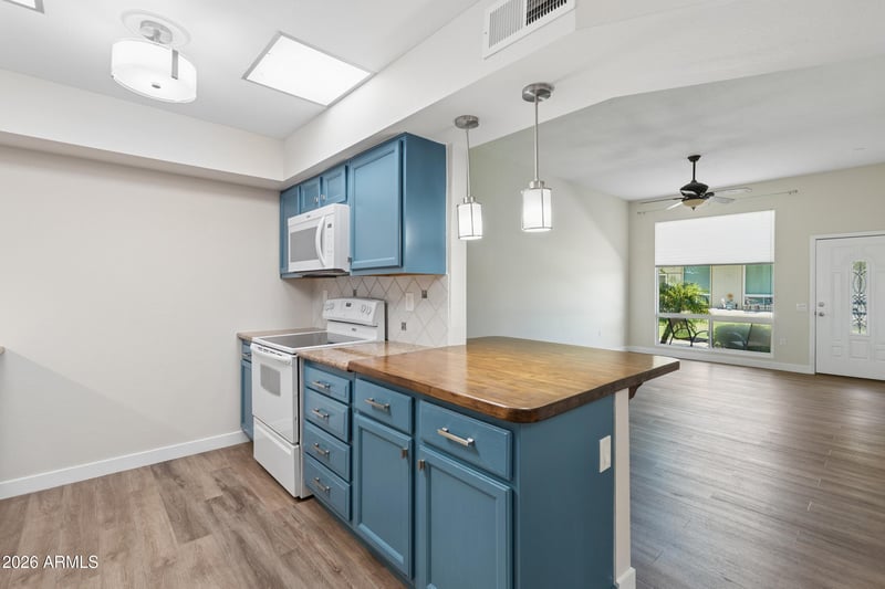 13078 N 100th Dr, Sun City, AZ 85351