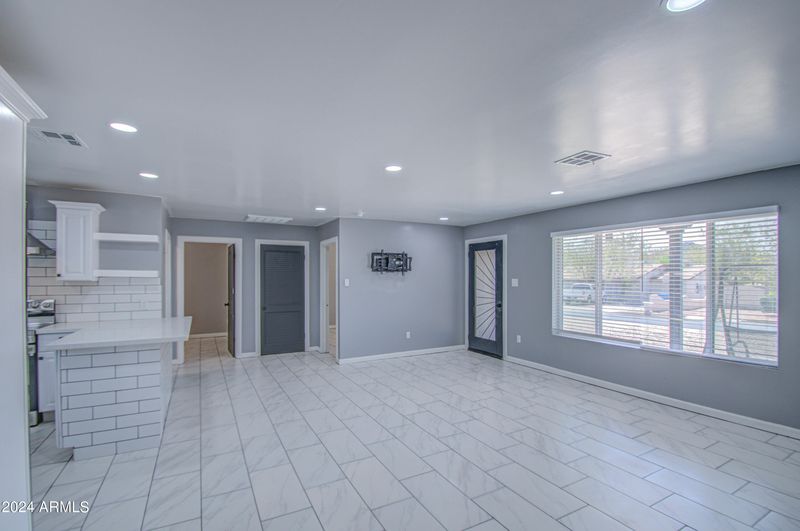 1308 E Becker Ln, Phoenix, AZ 85020