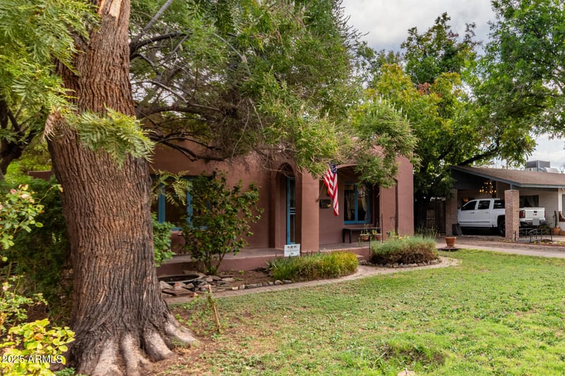 1309 Mackenzie Dr, Phoenix, AZ 85013