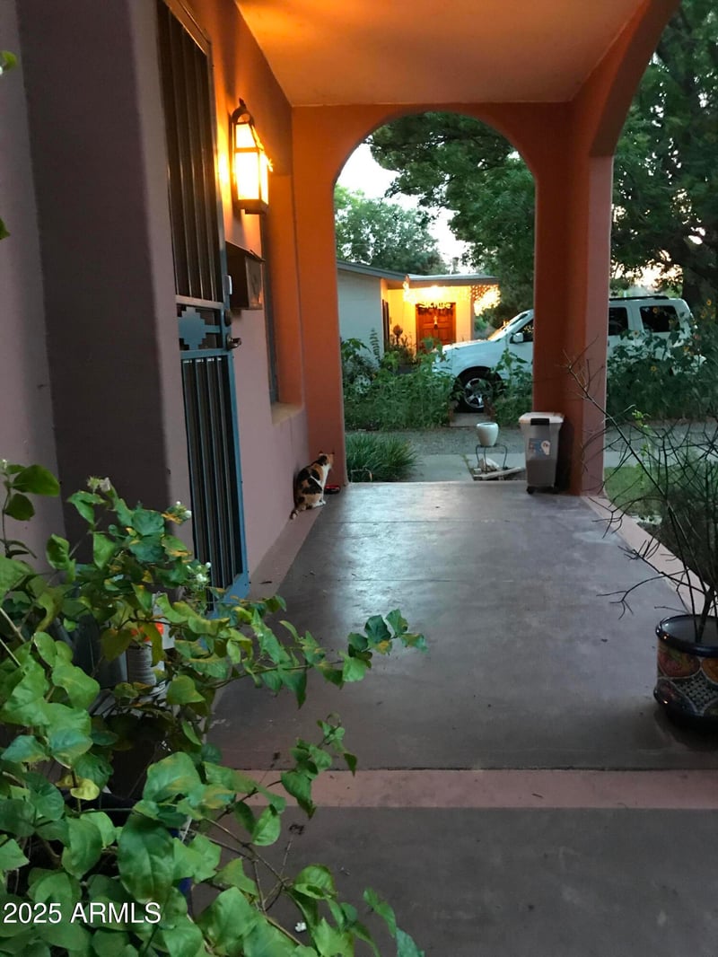 1309 Mackenzie Dr, Phoenix, AZ 85013