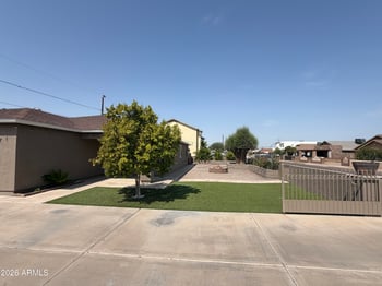 1309 Apache St, Phoenix, AZ 85007