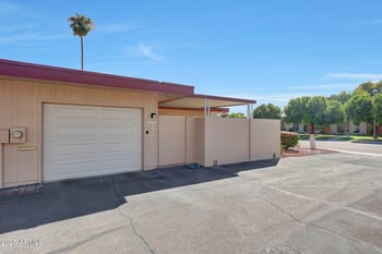 13093 100th Dr, Sun City, AZ 85351